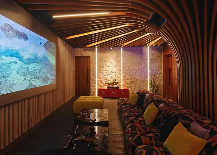 Melloni Cliff Castle Villa *
